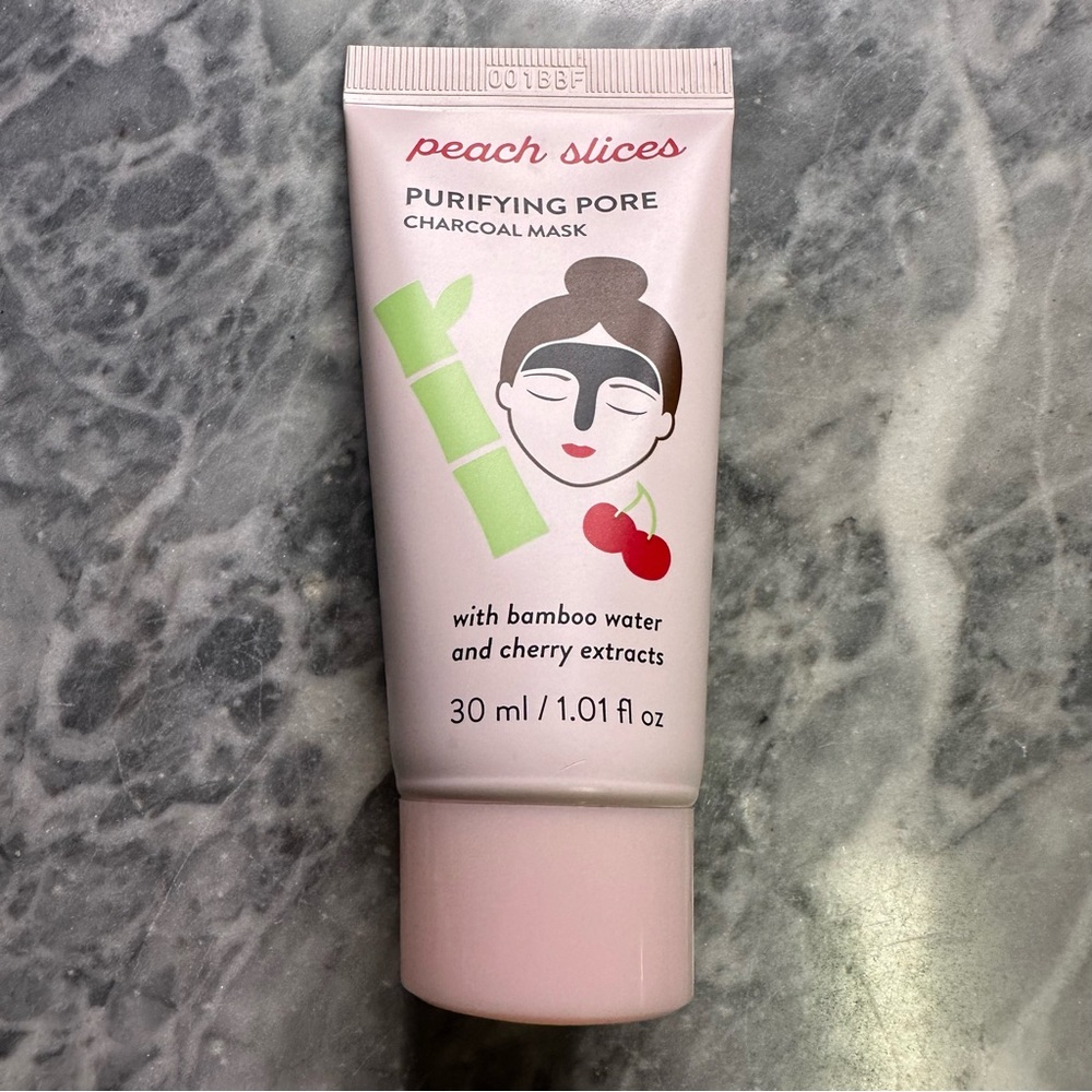 New Peach and Lily Peach Slices Purifying Pore Charcoal Mask